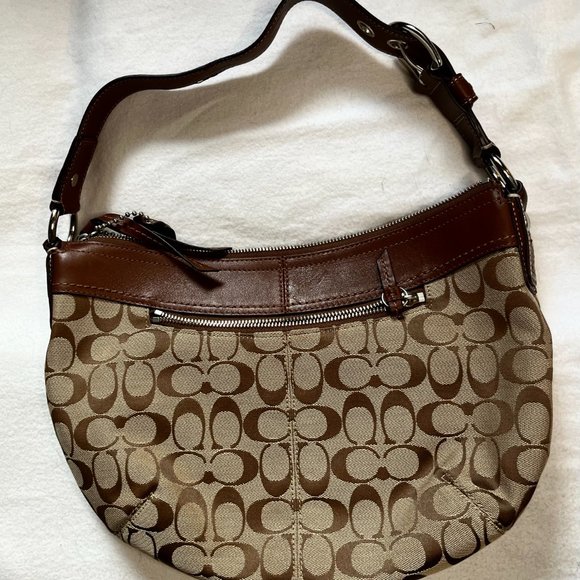 🎉Purse Sale🎉 Coach Shoulder Purse/Bag w/Front Zipper Pocket - Picture 2 of 7